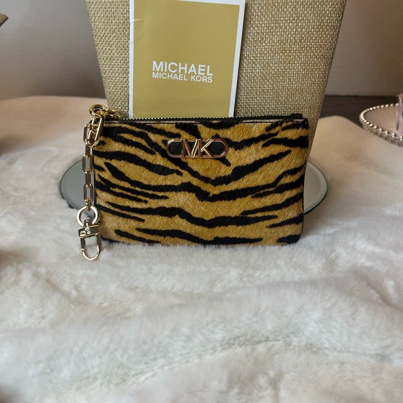 NWT Michae Kors Animal Print Wristlet - Picture 4 of 6